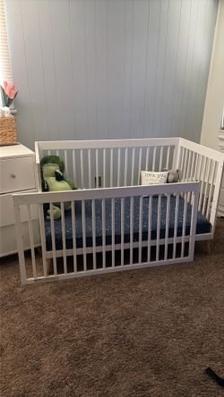 White crib
