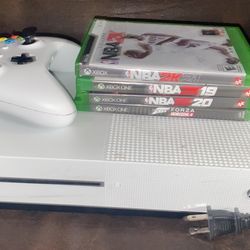 Xbox One S Controller And Games 