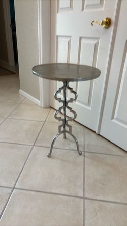 Side / End Table