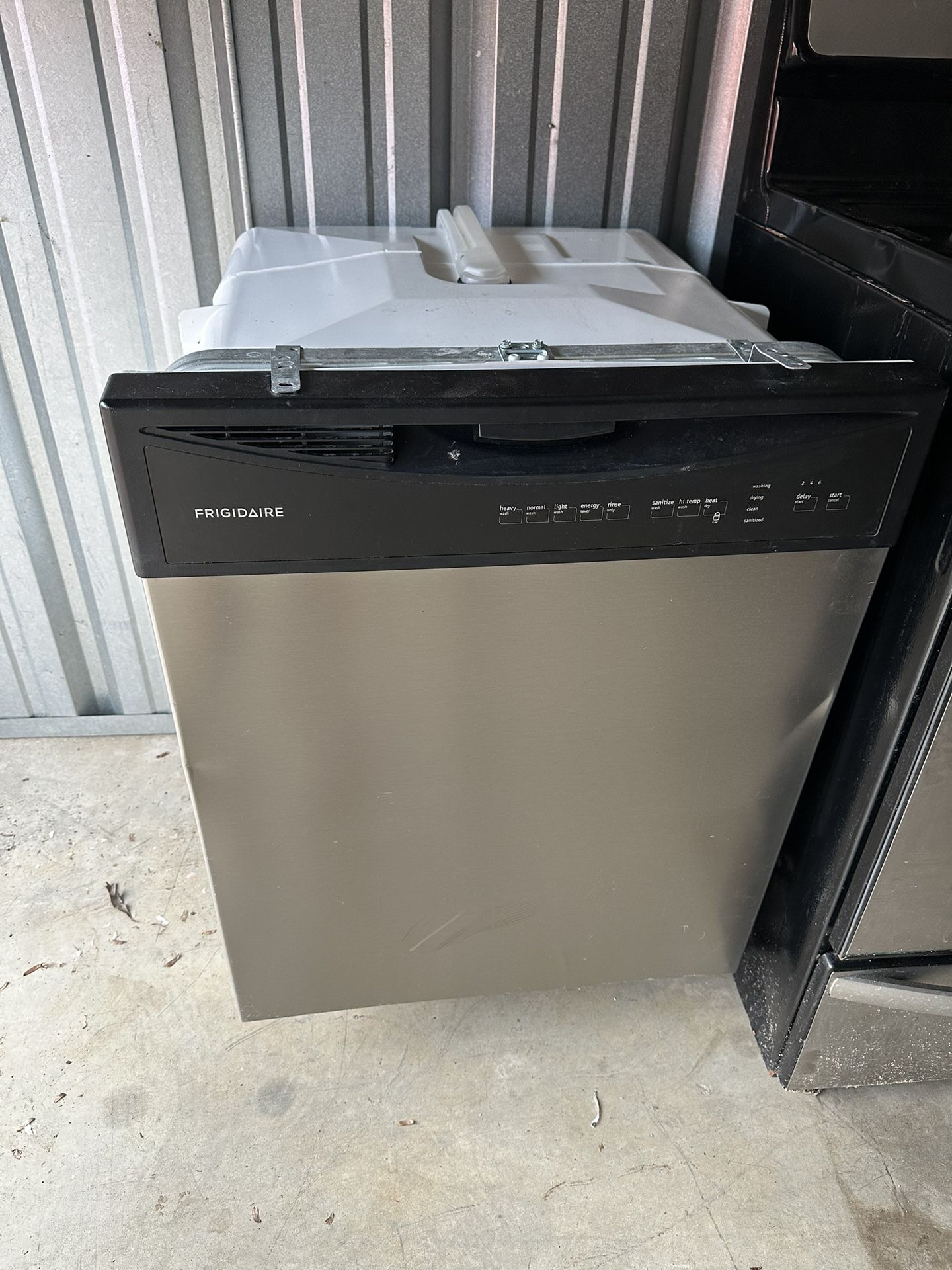 Frigidaire SS Dishwasher Stainless Steel(Excellent Condition)