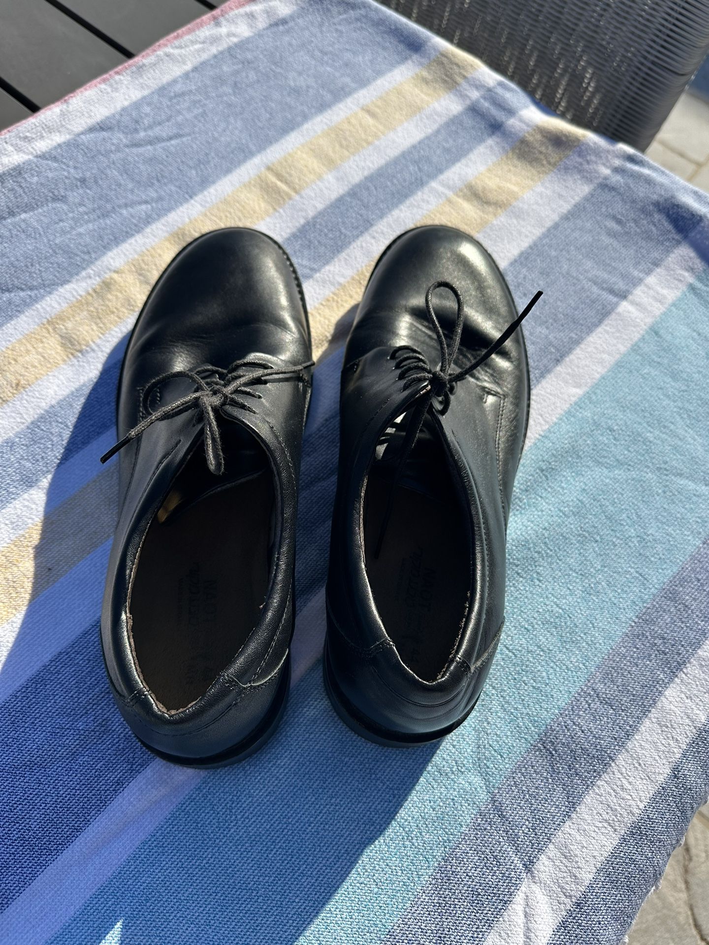 Men’s Size 44 NAOT Laced Leather Shoes
