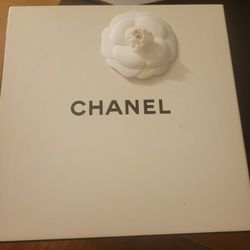 CHANEL BOX