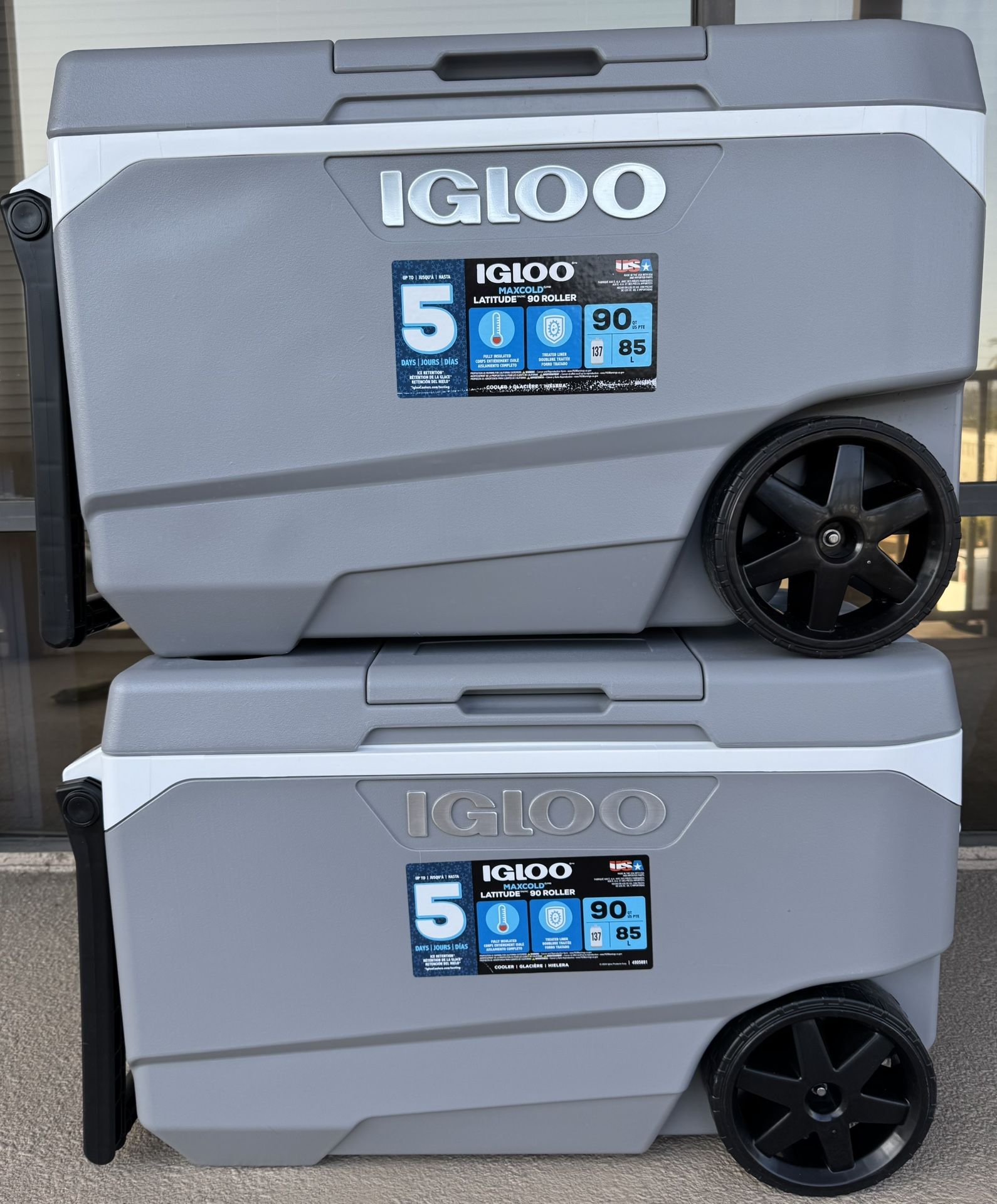 Igloo 90-quart Maxcold Latitude Flip and Tow Wheeled Cooler