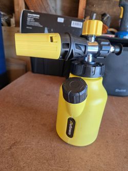 Foam sprayer