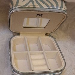 Jewelry Box With Mirror/zipper 