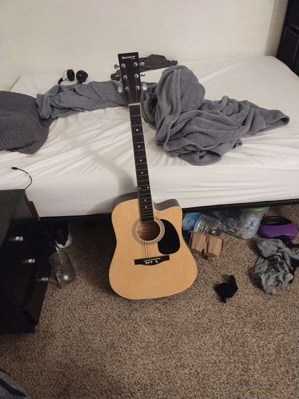 Huntington Acoustic Guitar