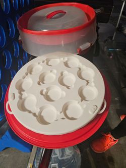 Collapsible cupcake holder