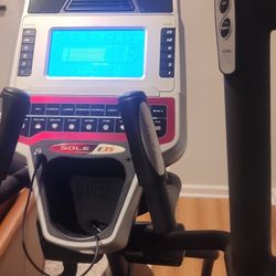 SOLE E35 ELLIPTICAL, ( LIKE NEW & DELIVERY AVAILABLE TODAY)