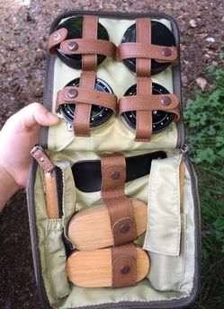 Dockers shoe polishing kit