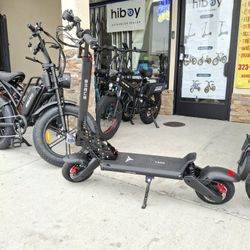 ENGWE Y400
750W 40 km Range E-Scooter