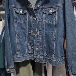 Women's denim jacket size large