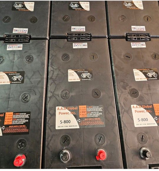 New battery of the group-8D, 1-year warranty 