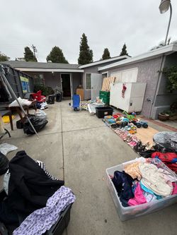 YARD SALE 1$ CLOTHES