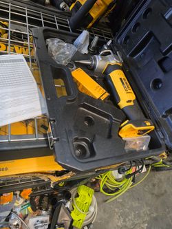 DEWALT 20V MAX PEX Expander Too panchos tools l