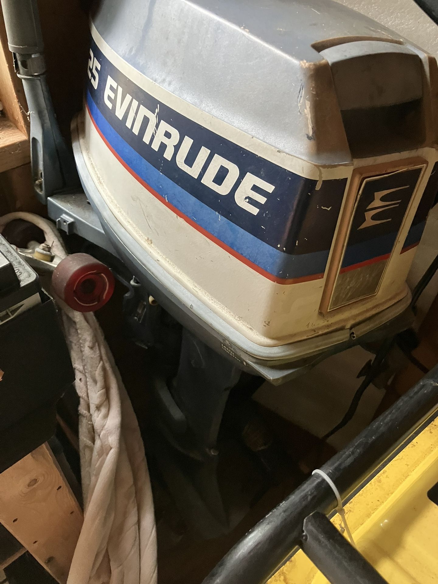 1975 Evinrude 25hp Outboard