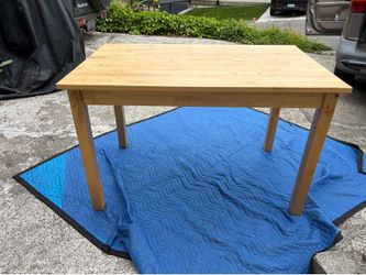 IKEA wood dinning table very good condition p/u 98008