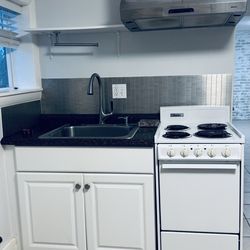 Haier 20” Electric Range 240V