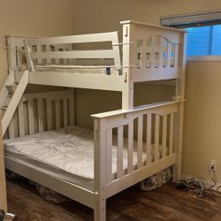 White Wood Bunk Bed - Twin Over Full
