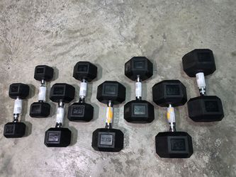 Dumbbells weights arm curls 10lb 15lb 20lb 25lb 30 lb 35 lb 40 lb dumbbell set sell as pair $40=10lb *ask for prices on all sizes