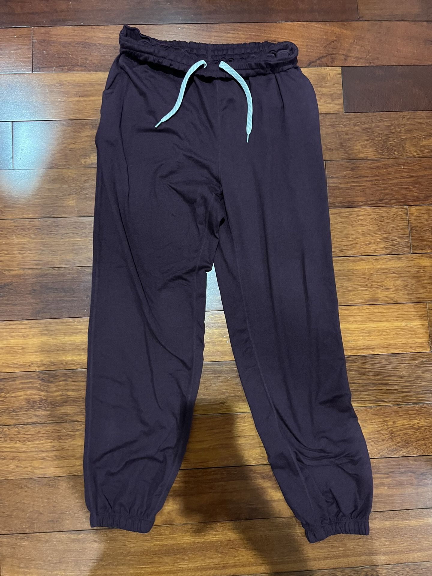 Vuori Boyfriend Sweatpant Jogger Plum Purple Raisin Sz. 6