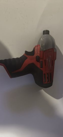 Milwaukee Impact Drill M12