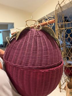 Huge lided basket