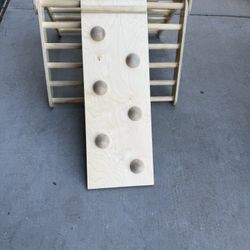 Lily And River Triangle Climbing Pickler 