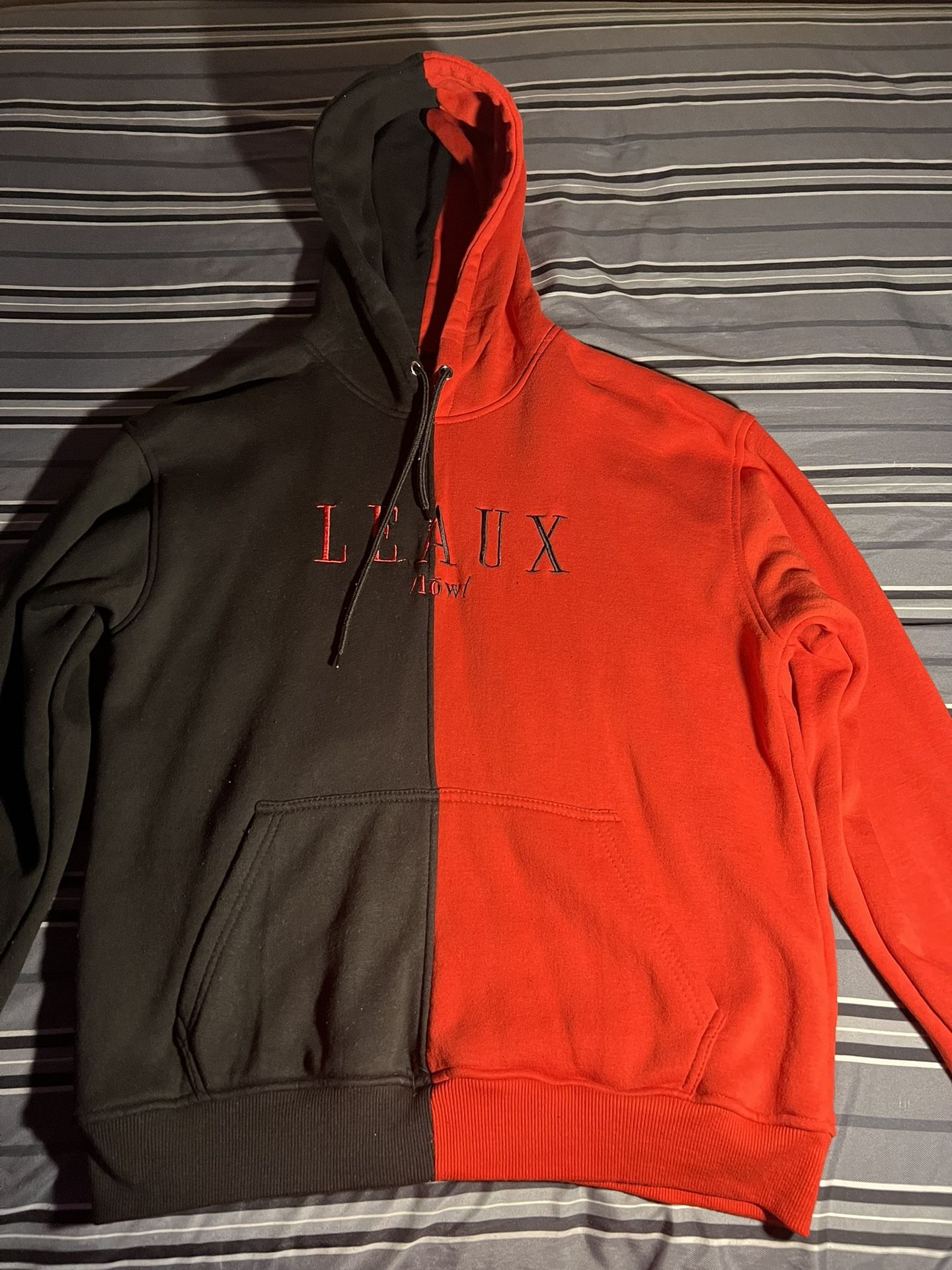 “LEAÚX” Hoodie, Size: XL