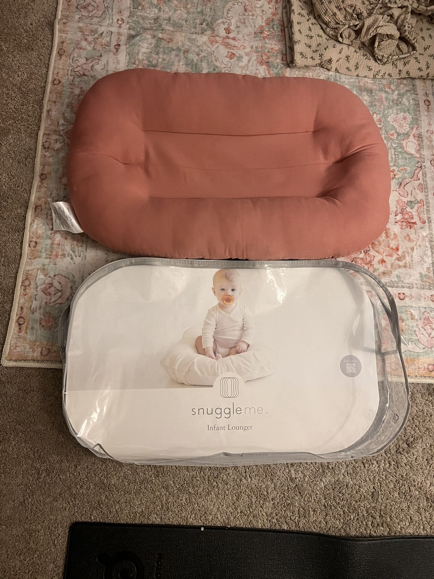 Snuggle me Lounger Baby