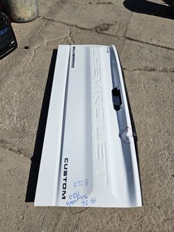 Chevy Silverado 1500 tailgate Oem