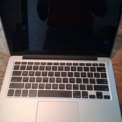 Apple Laptop  Like New 