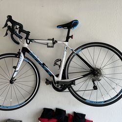 Women’s 2016 Scott Contessa Solace Carbon Bike