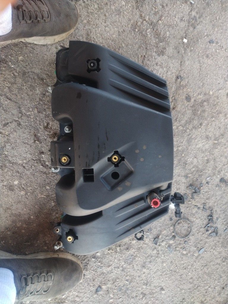 2007 Hummer 3.7 Intake And Throttle Body