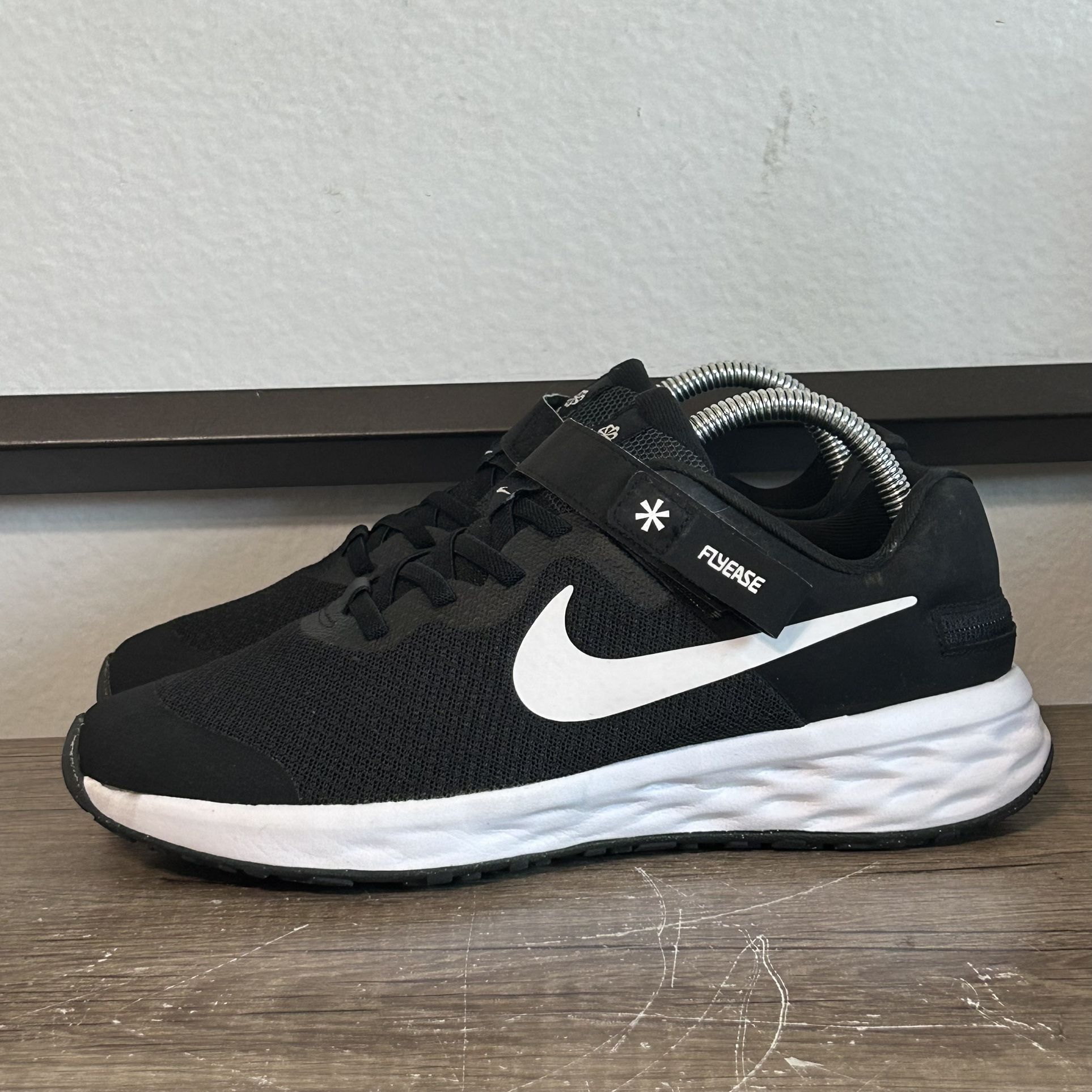 Nike Revolution 6 Youth Shoes Size 7