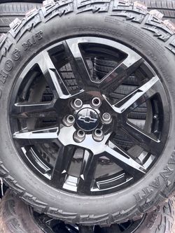 Chevy 20" Wheel with 33x12.50R20LT M/T Tire