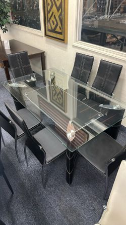 New 6 Piece Dinning Set With Free Delivery 