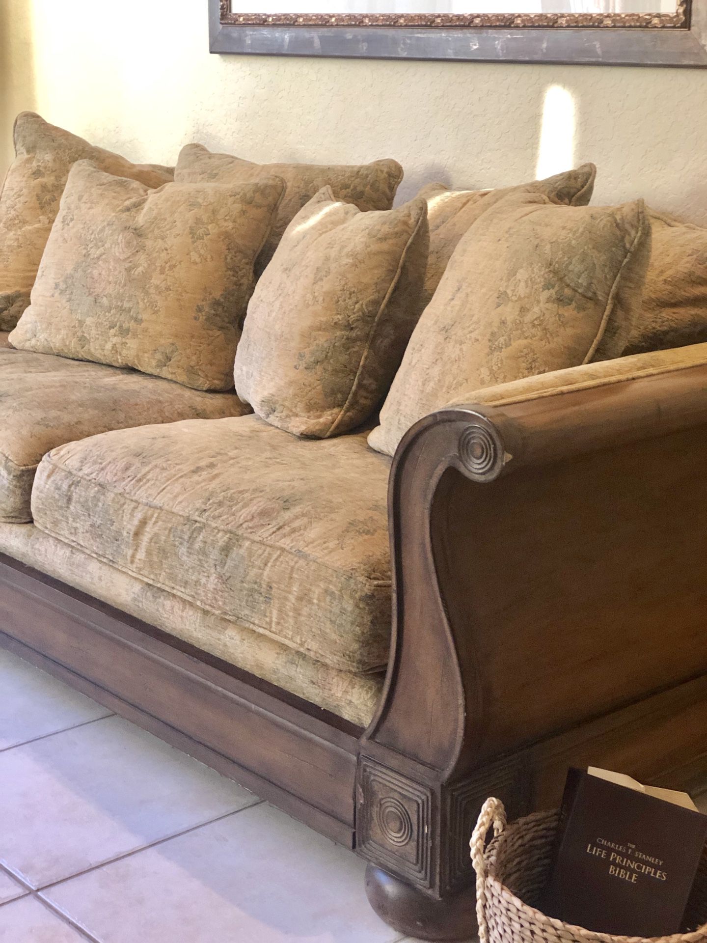 BEAUTIFUL , High quality sofa