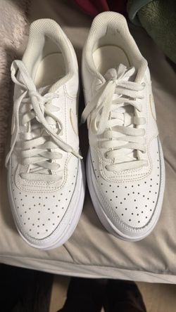 Women Nike Air Force’s size 9