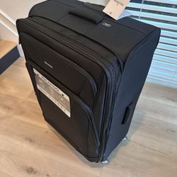 Ricardo Extra Large Suitcase - New 