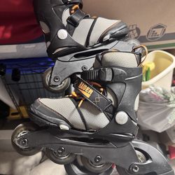 Adjustable sizes boy skates