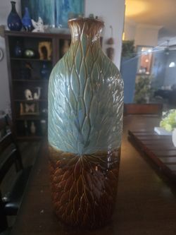 VINTAGE VASE