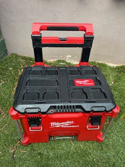 Milwaukee PACKOUT Rolling Tool Box