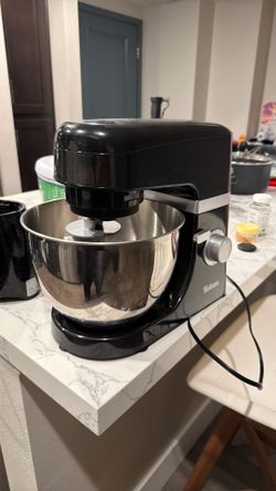 Whole kitchen set and appliance