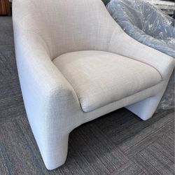 Curvy Accent Chair – Cream Linen Brand New & Fully Assembled