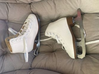 Figure ice skates size 2