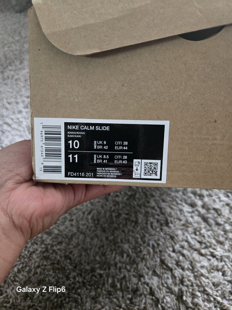 Nike Calm Slides & Nike Revolution