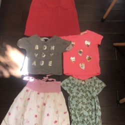 GIRLS LOT OF 4/5 Clothes.