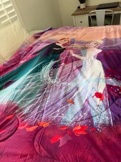 Disney Frozen 2 Twin Reversible Comforter Anna & Elsa Purple NWOT.