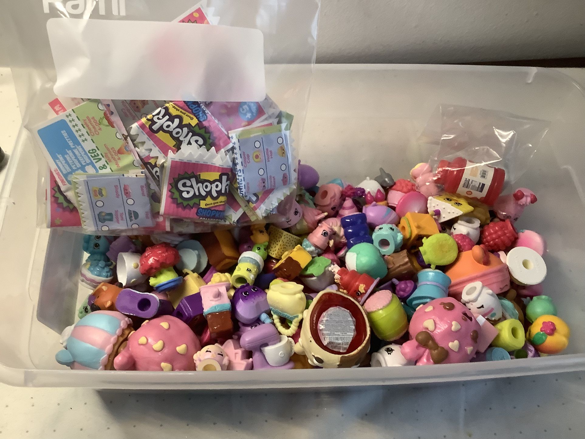 Shopkins Lot Surprise Party , More Then 200 Toys