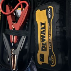 Dewalt lithium jump starter/power bank
